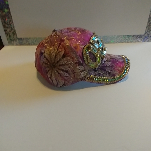 Decretive Rhinestone Floral Cap - Picture 2 of 4